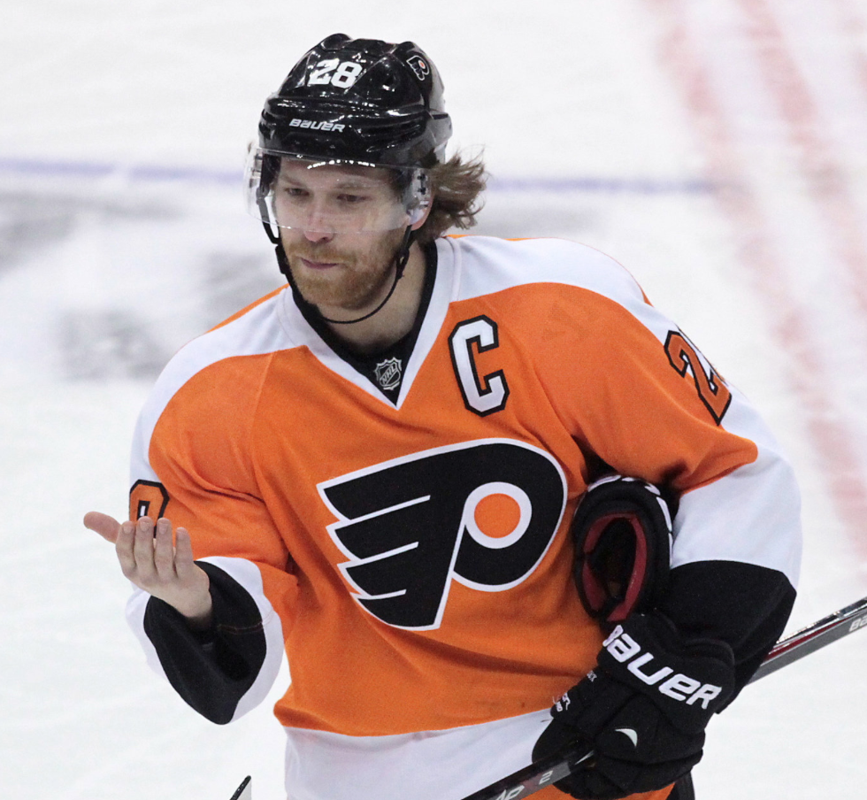 HAHA...Claude Giroux est fier de son BOY...