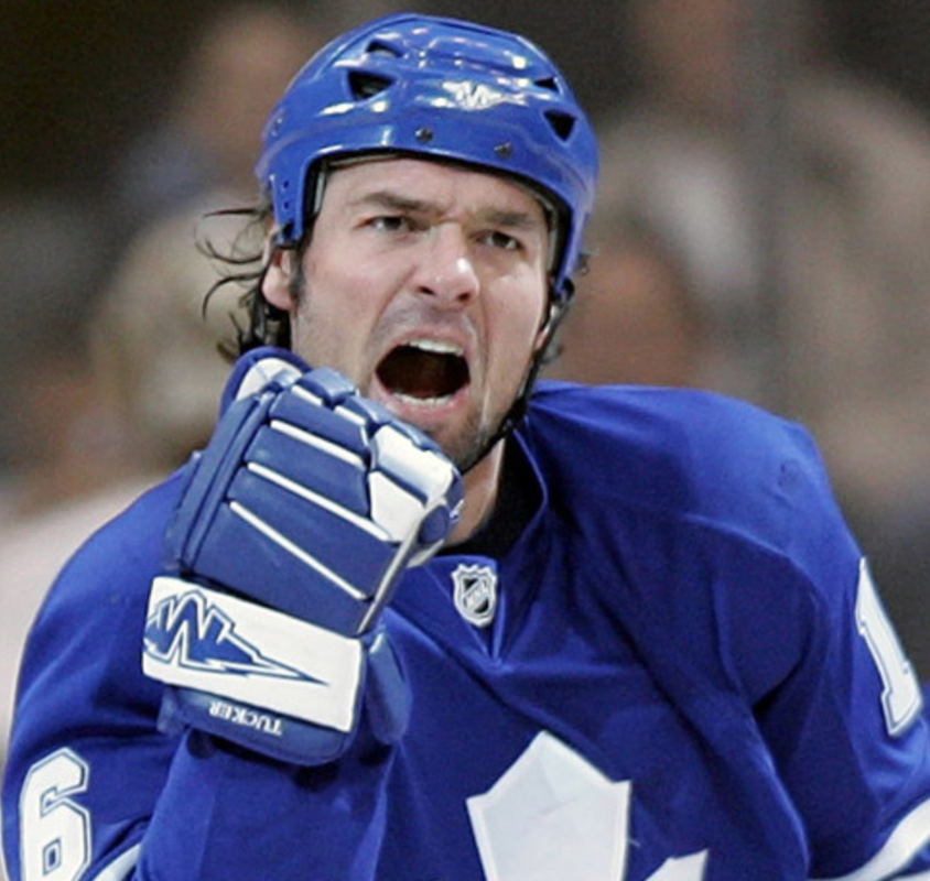 HAHA...Darcy Tucker s'est recyclé en TA...