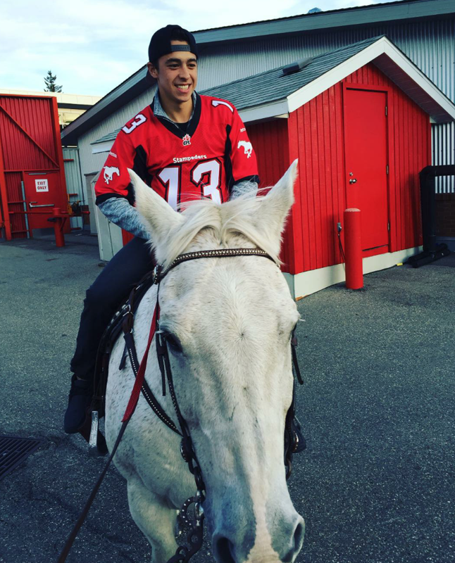 HAHA...Jhonny Gaudreau est plus courageux en dehors de la glace...