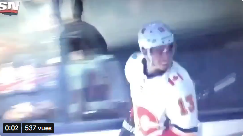 HAHA...Johnny Gaudreau a peur du canon à Columbus...
