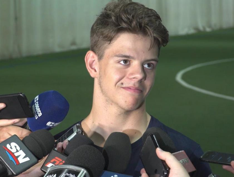 HAHA...Kotkaniemi achète seulement de la bouffe...