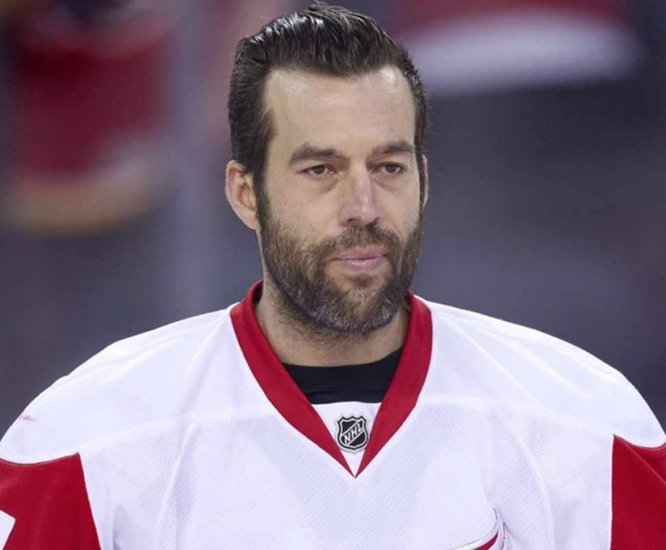 HAHA...Les Wings ont signé Todd Bertuzzi !!!