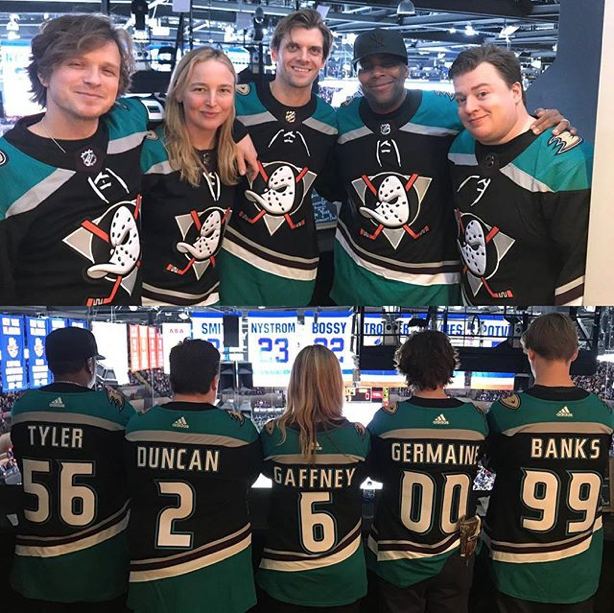 HAHA...MALADE les faux Ducks, au match des Ducks...