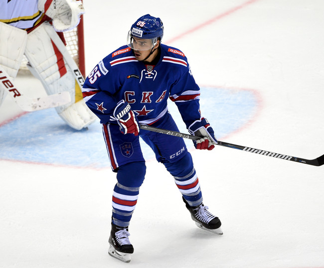 HAHA...Nail Yakupov a mangé une bonne raclée !!!