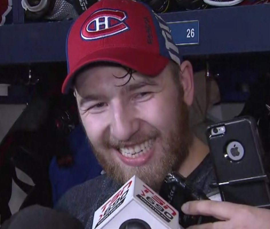 HAHA...Nikita Nesterov a tellement pas de mains...