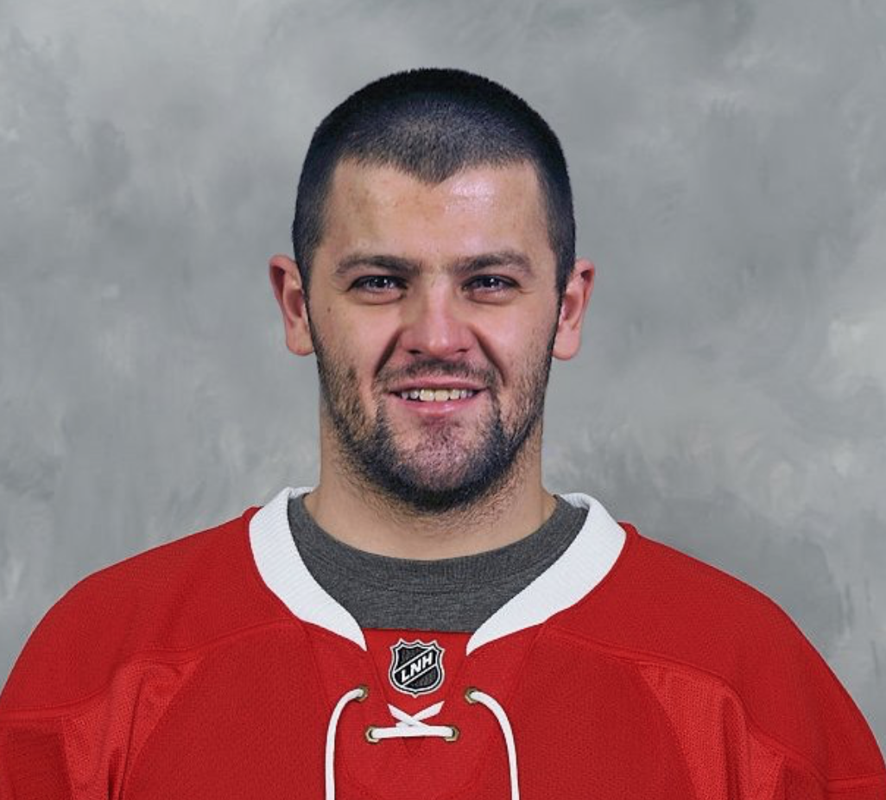 HAHA...RADU ne remet pas ses dents l'été ???