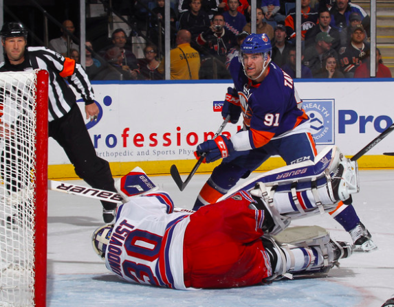 Henrik Lundqvist travaille fort pour convaincre John Tavares de venir à New York..