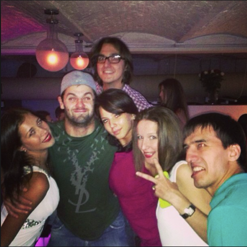  Il faudrait dire à ce journaliste russe...qu'Alex Radulov est un PARTY ANIMAL...