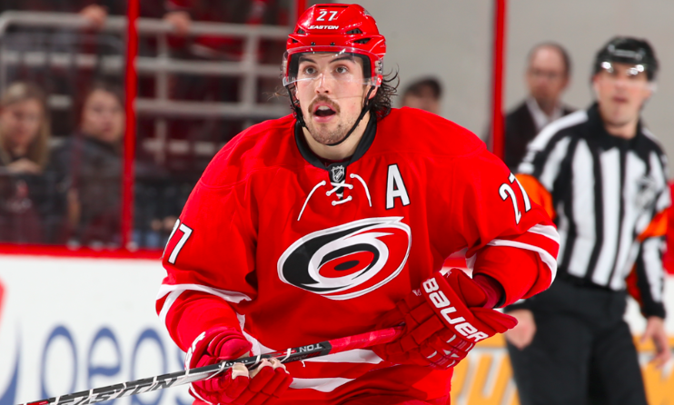 Il n'y a pas que le nom de Brett Pesce qui circule à Toronto..