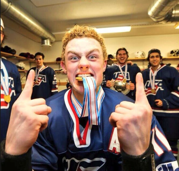 Jack Eichel...est en train de gagner la GUERRE...