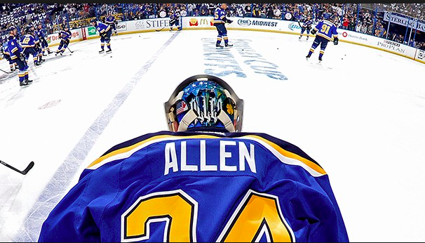 Jake Allen a accordé 10 buts à sur 55 lancers..