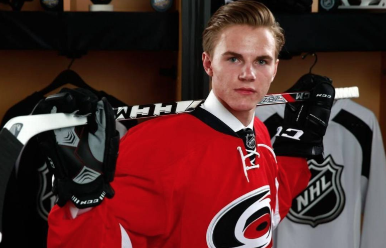 Jake Bean dans le VISEUR de Marc Bergevin..