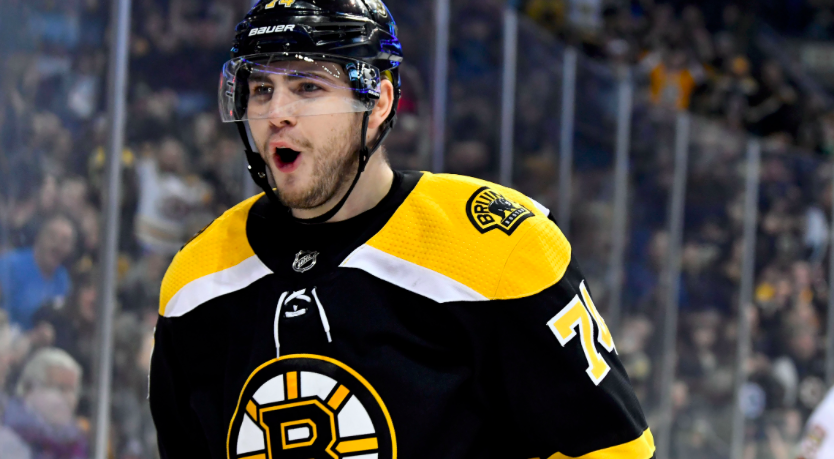 Jake DeBrusk doit en avoir MARRE des rumeurs..