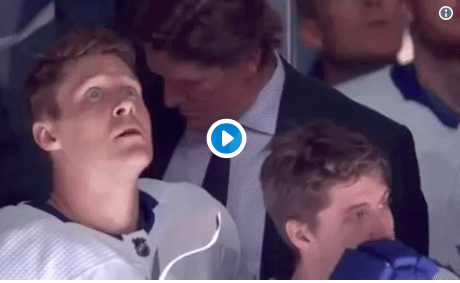 Jake Gardiner vient de prendre une grosse TRACK de SUCRE...HAHA!!!
