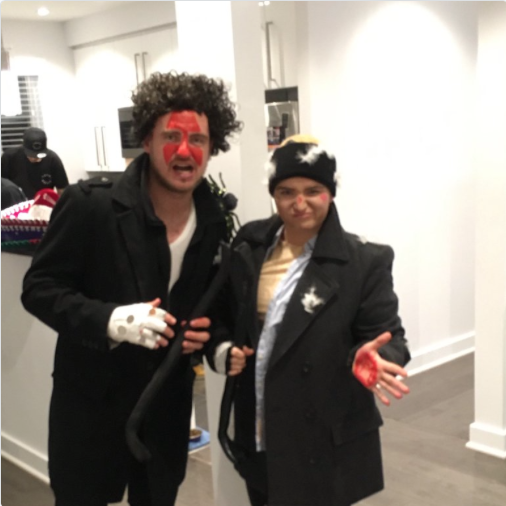 Jakub Jerabek n'a pas trop mis de BUDGET dans son costume d'HALLOWEEN...