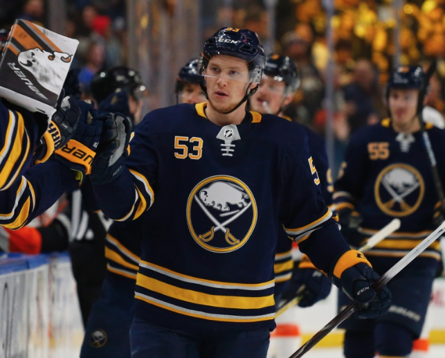 Jeff Skinner échangé à la date limite ?