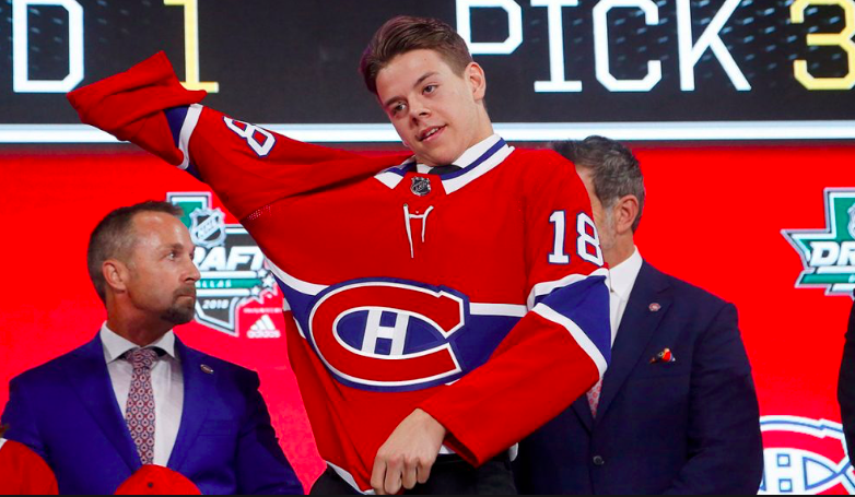Jesperi Kotkaniemi a enlevé sa CAROTTE dans le C.....