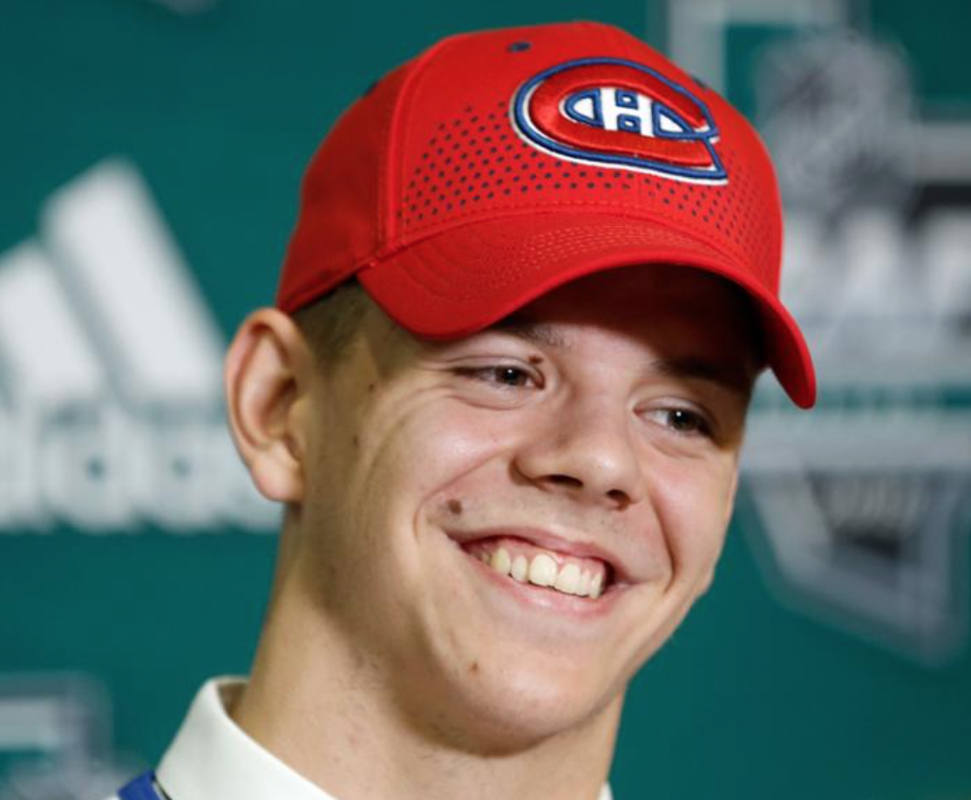 Jesperi Kotkaniemi, n'a pas le choix d'être devant...