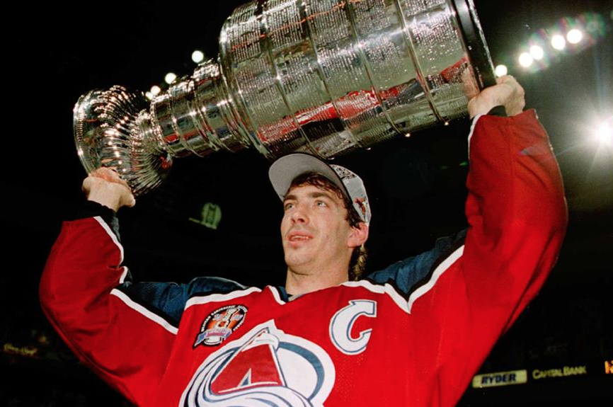 Joe Sakic a gagné 41 années...