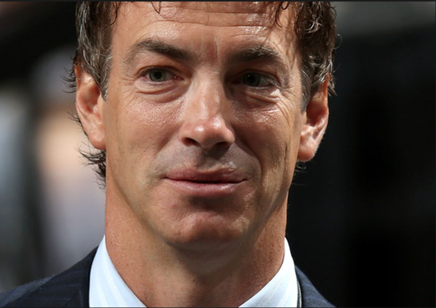 Joe Sakic continue d'être HUMILIÉ par les journalistes..