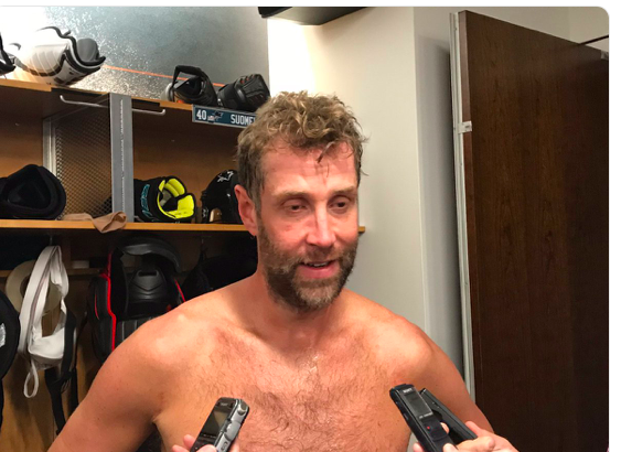 Joe Thornton a encore l'air d'un CLOCHARD...