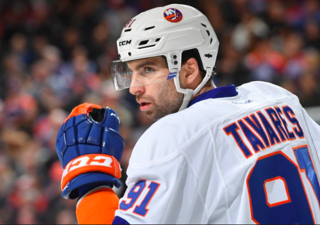 John Tavares se rapproche de Montréal...