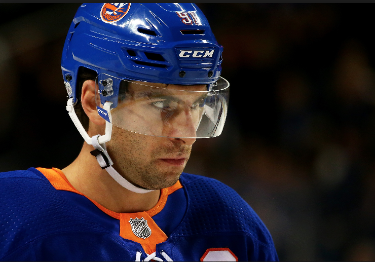 John Tavares va avoir le TRAITEMENT DELUXE à Montréal....