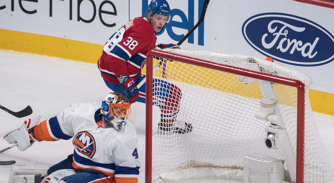 Jonathan Drouin appuie Trevor Timmins...