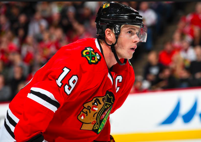  Jonathan Toews se fait VISER par son DG...