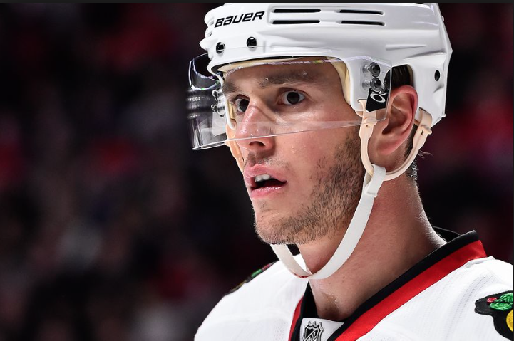 Jonathan Toews serait prêt à jouer pour le Canadien de Montréal...