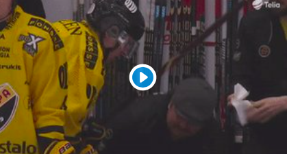 Joni Ikonen reçoit une RONDELLE en PLEINE FACE!!!!!!