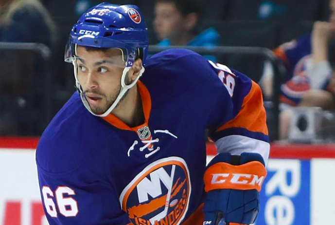 Josh Ho-Sang a traité ses HATERS qui l'insultent parce qu'il porte le numéro de Mario...de NO-LIFE...