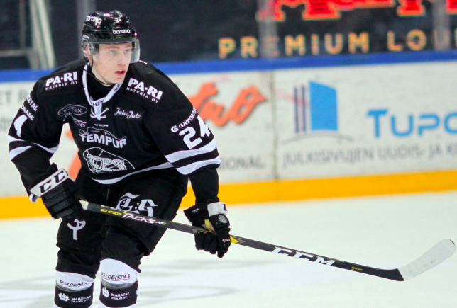 Kaapo Kakko le CENTRE???????