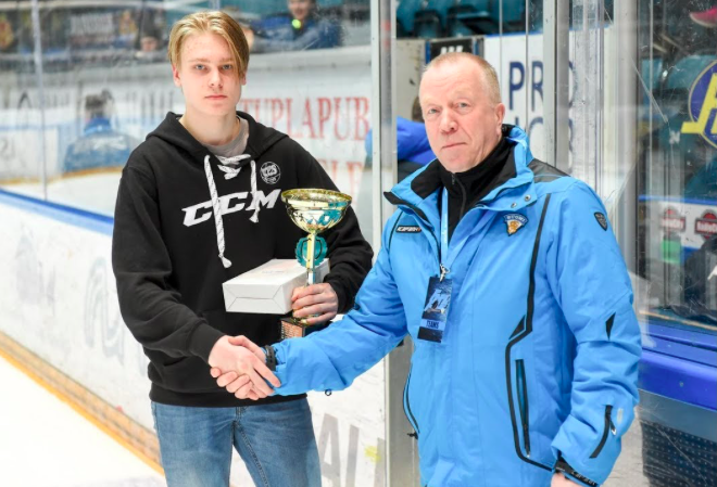 Kaapo Kakko sera choisie par L'Avalanche...