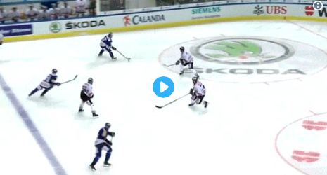 Kevin Bieksa est encore le même JAMBON...