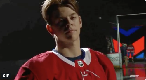 Kotkaniemi ne doit pas comprendre ce qui se passe...