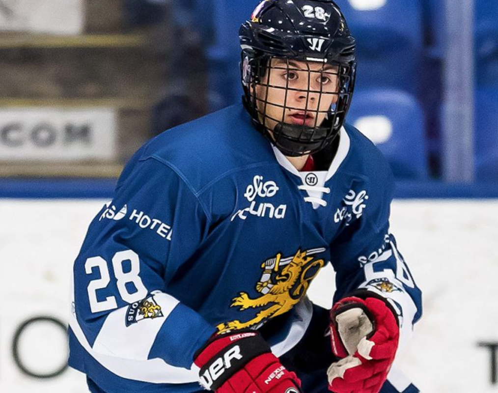 Kotkaniemi vole sur la glace, MAIS...
