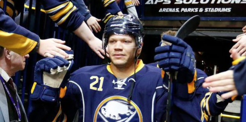 Kyle Okposo le MIRACULÉ...