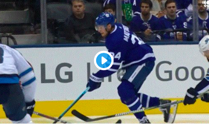 La blessure d'Auston Matthews...D'un ANGLE TRÈS TRÈS PROCHE...