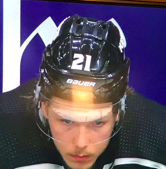 La FACE de NIKITA SCHERBAK... Sur le BANC où il a passé la soirée..