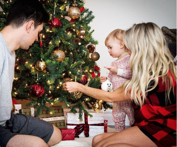 La femme de Carey Price veut à tout prix vous montrer que ça va BIEN dans son COUPLE..