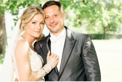 La FEMME de Mark Streit a eu sa BAGUE de LA COUPE?????????? BEN LÀ...