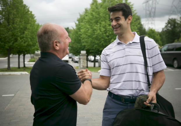 L'agent de Max Pacioretty, rit de TVA SPORTS ET RDS...