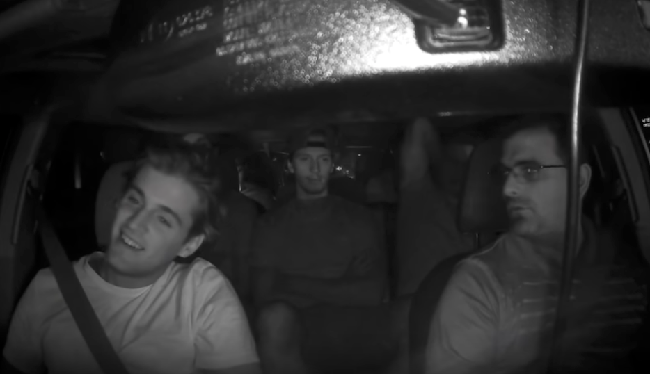 Le chauffeur du UBER va perdre sa JOB, MAIS...