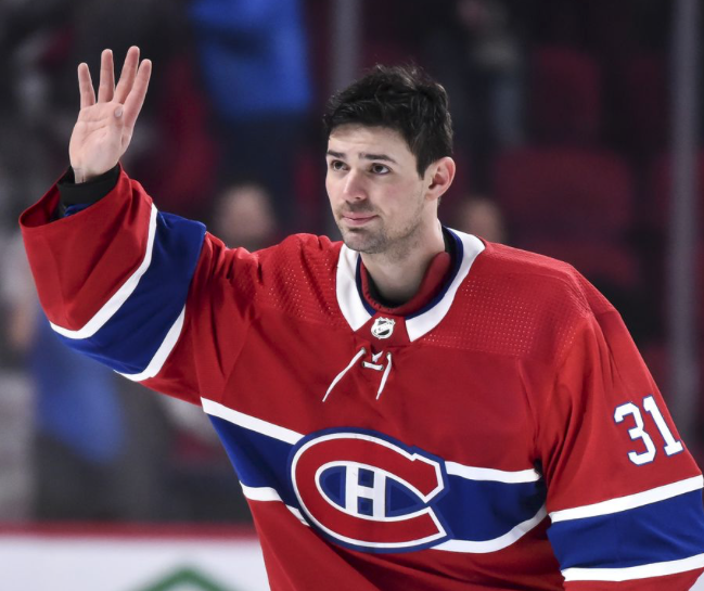 Le coach des gardiens des Blue Jackets, place Carey Price...