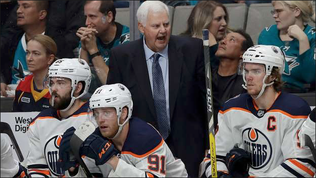 Le coach des Oilers attaque ses joueurs publiquement...