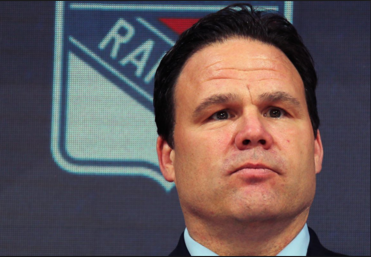 Le DG des Rangers CH...dans ses CULOTTES...