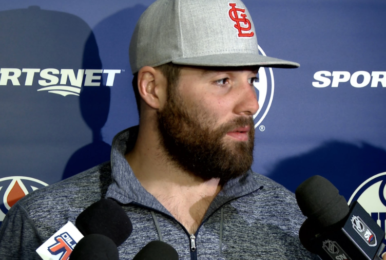 Le journal le plus réputé d'Edmonton envoie Patrick Maroon...à...