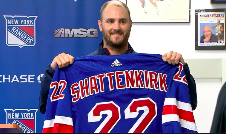 Le nom de Kevin Shattenkirk ne circule pas seulement à Toronto.