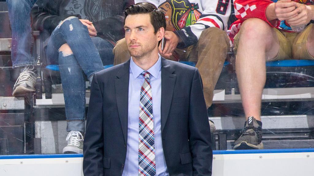 Le nouveau coach plombier des Hawks...